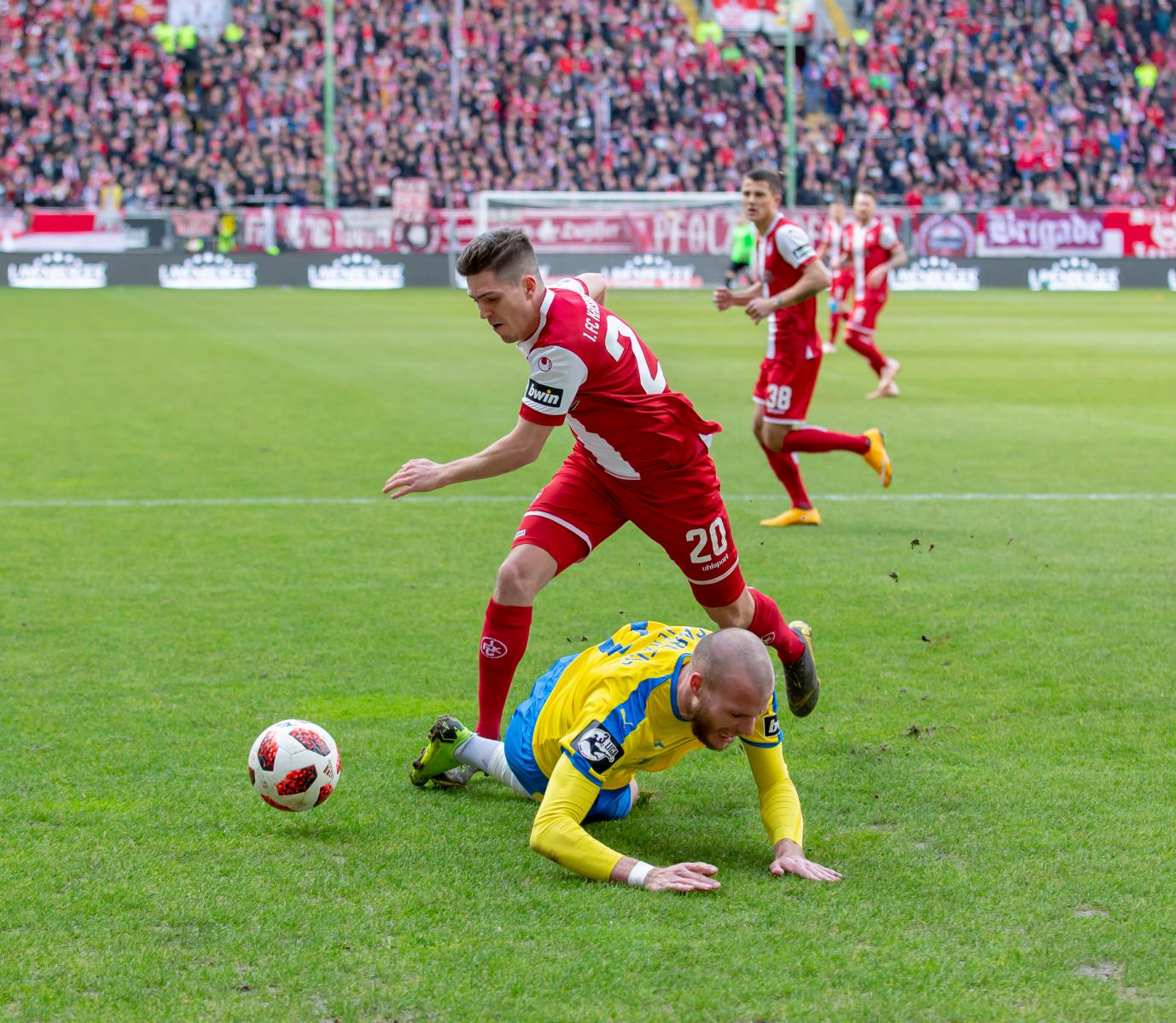 Dominik Schad